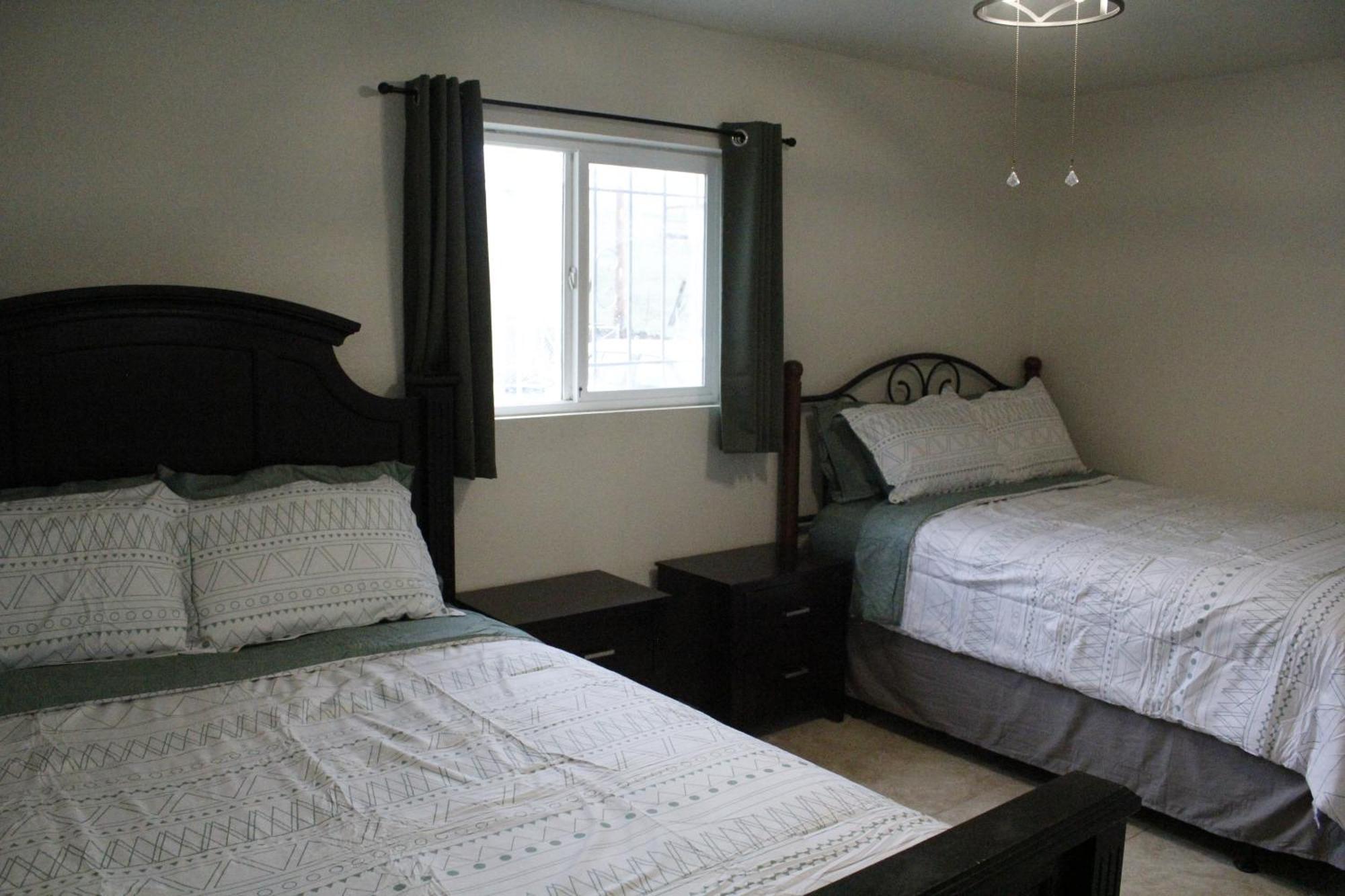 Hummingbird Hill - Entire Holiday home Dunlap