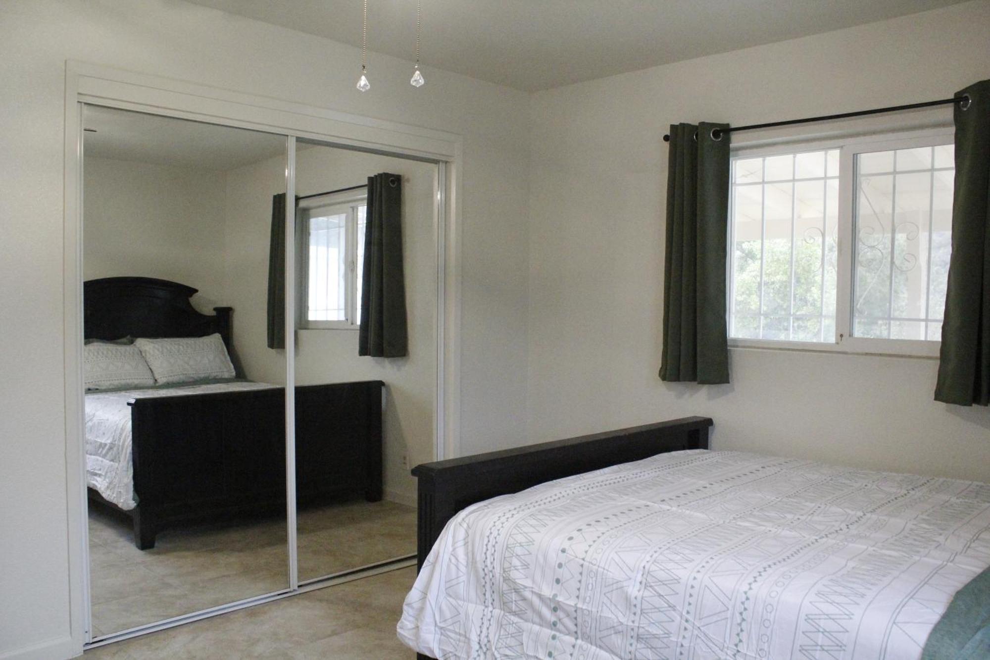 Hummingbird Hill - Entire Holiday home