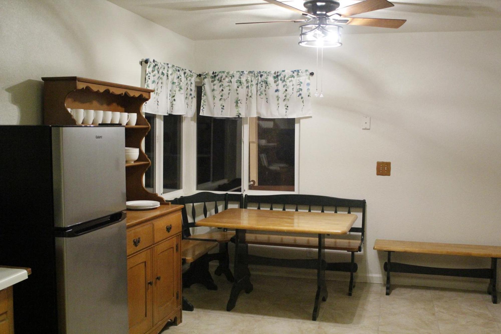 Hummingbird Hill - Entire Holiday home *