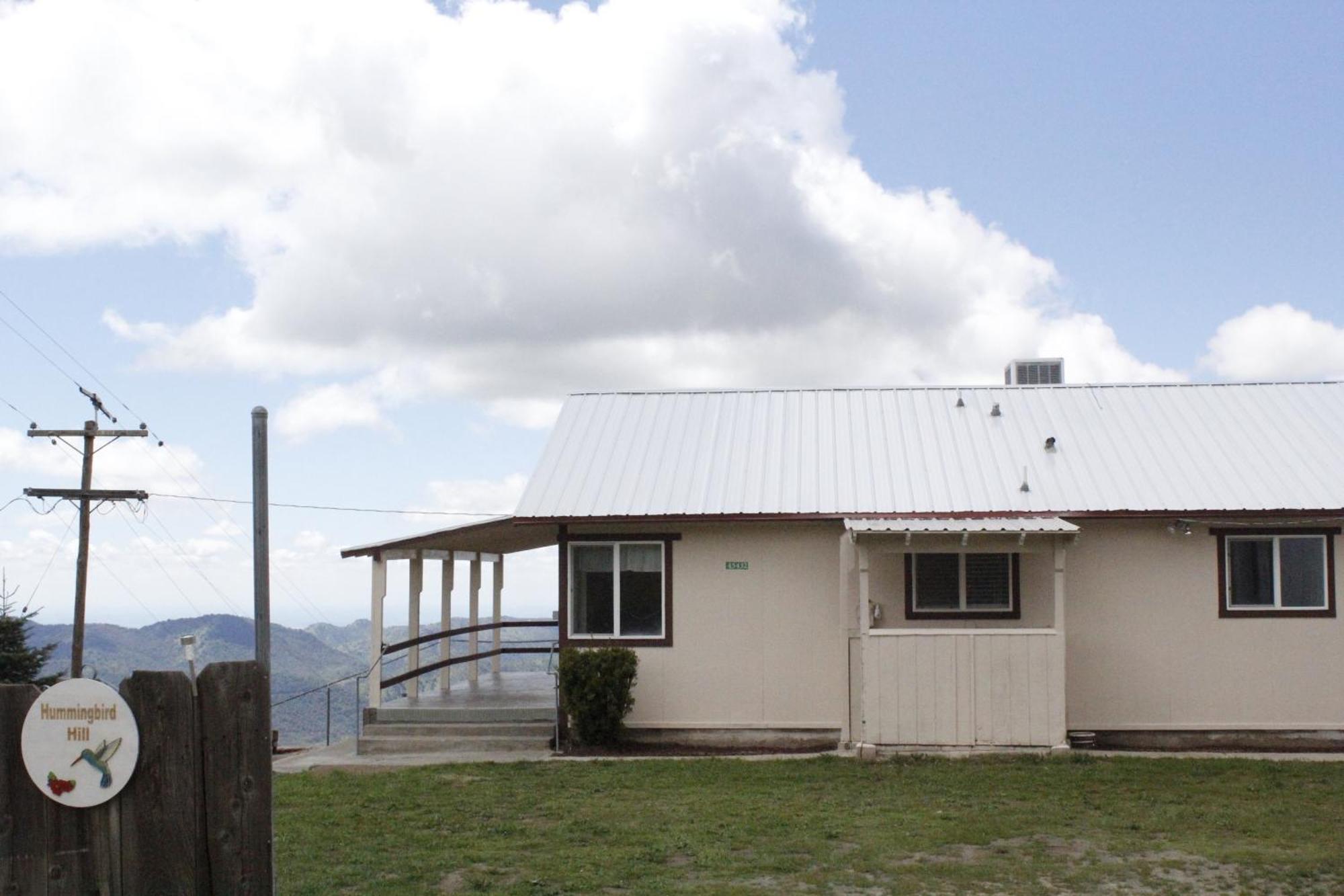 Hummingbird Hill - Entire